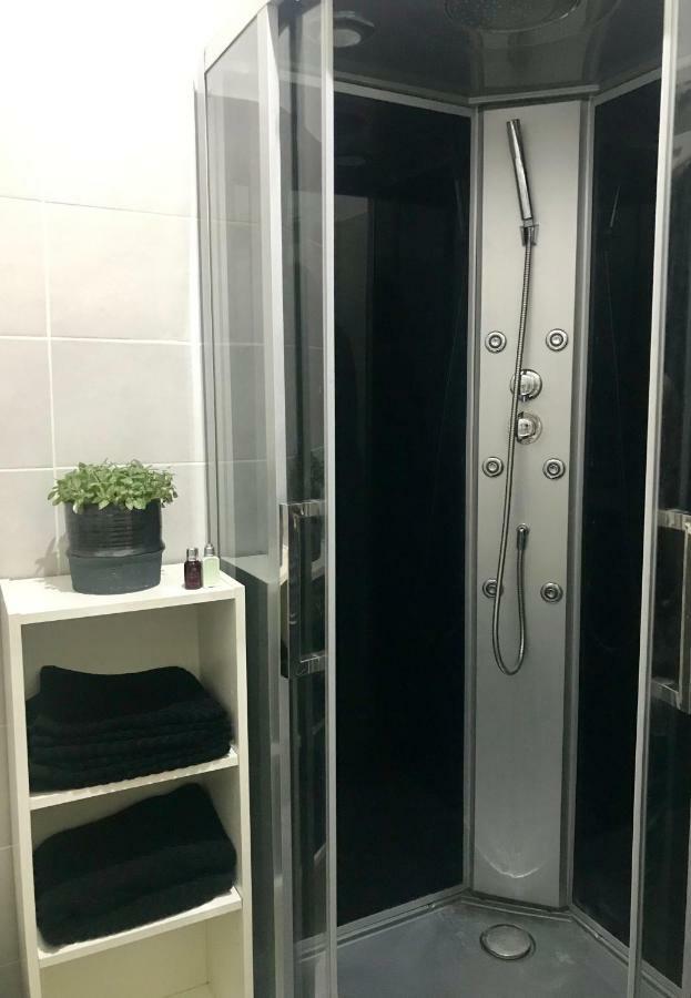 Appartement Studio Craffe Nancy - Calme Cosy Lumineux et Parking Extérieur photo